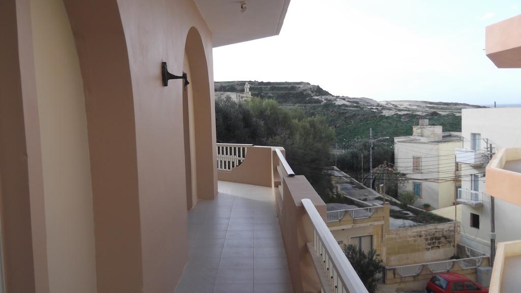 Hideaway Flats Apartment Xlendi Room photo
